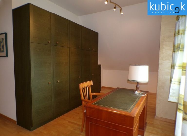 gr. Arbeitszimmer/Büro