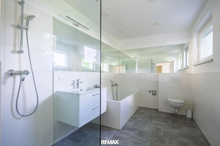 Badezimmer EG
