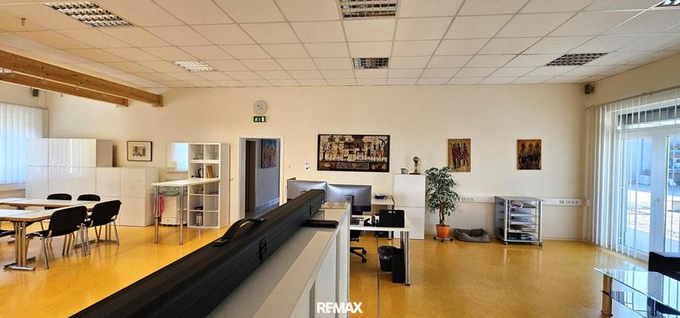 ErdgeschossBüro 