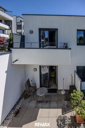 Ansicht Terrasse und Balkon