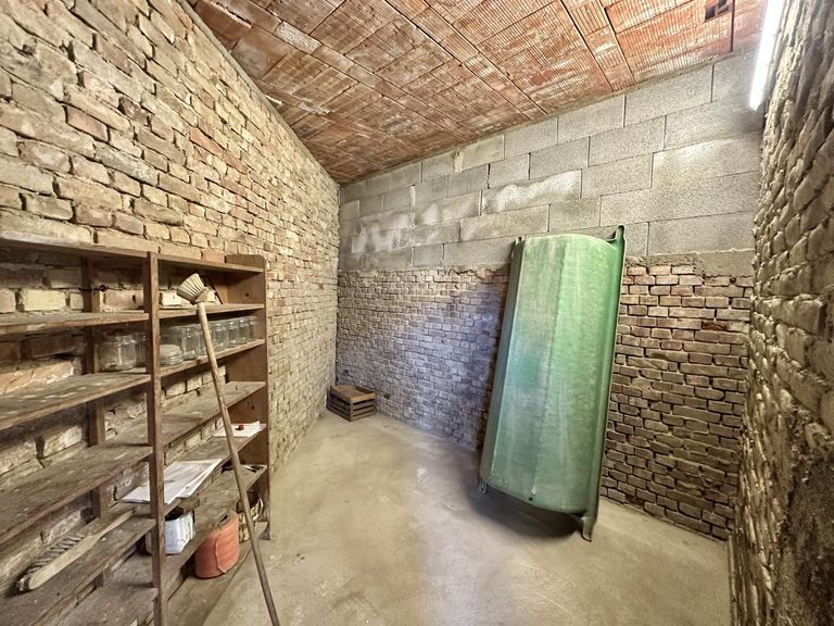 Abstellraum neben Garage