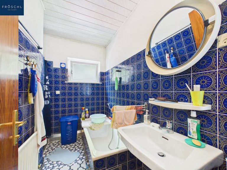 Baderzimmer im oberen Wohnbereich