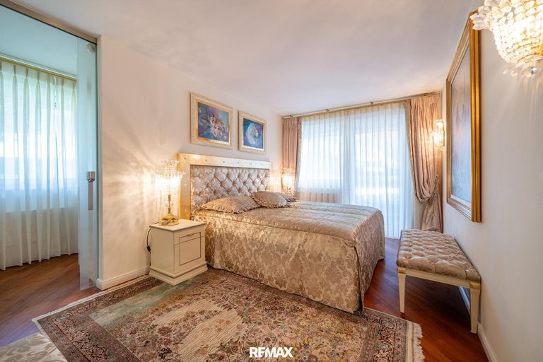 Master Schlafzimmer m. Ankleidezimmer