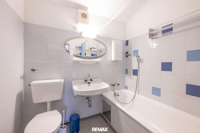 Bad mit Wanne OG