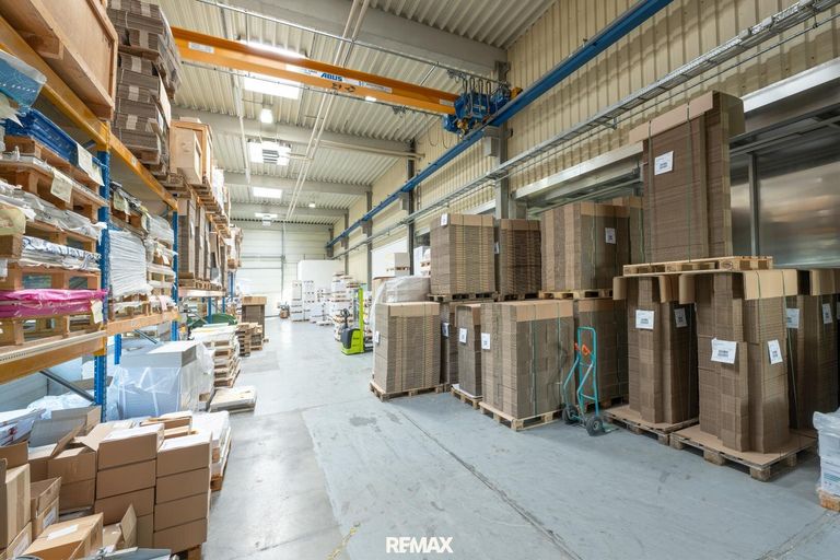 Innenansicht der Lager- und Produktionsfläche