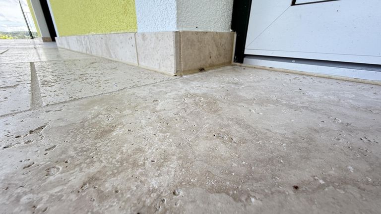 Travertinboden Eingangsbereich
