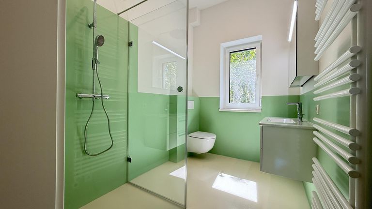 Badezimmer im Schlafzimmer EG