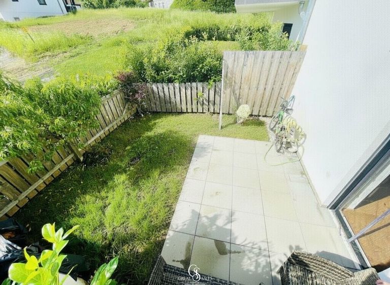Terrasse mit Garten