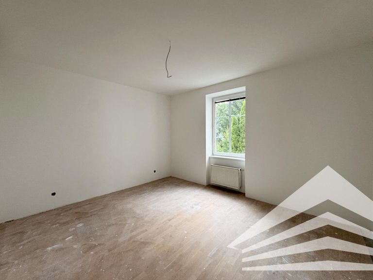 hofseitiges Schlafzimmer