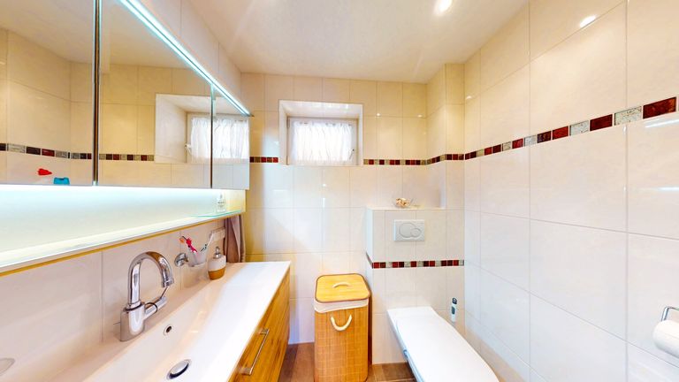 Badezimmer (Whg rechts)