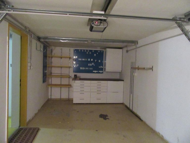 10 Garage