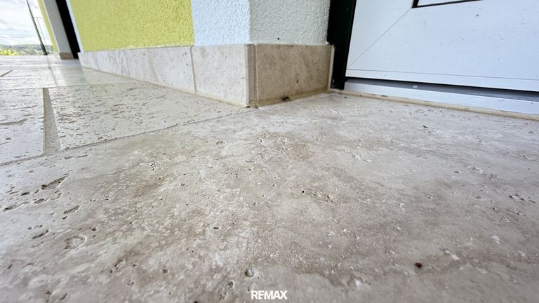 Travertinboden Eingangsbereich