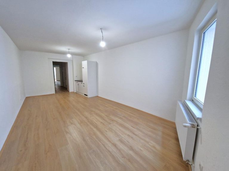 Hauptraum mit Küche und ca. 23 m²