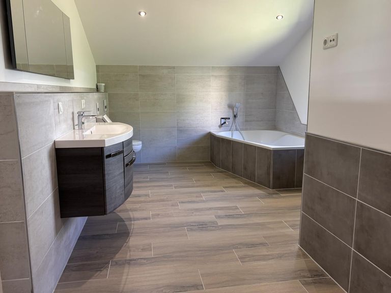 Badezimmer DG