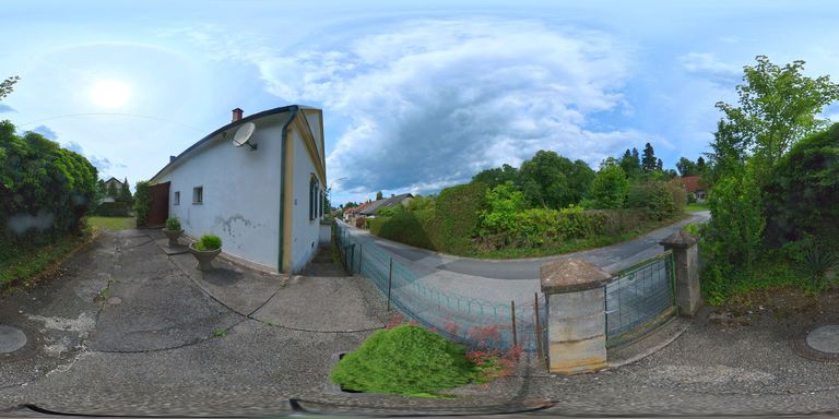 Eingang von der Straße