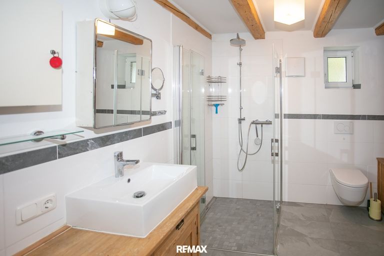 Badezimmer Wohnhaus Ansicht 1