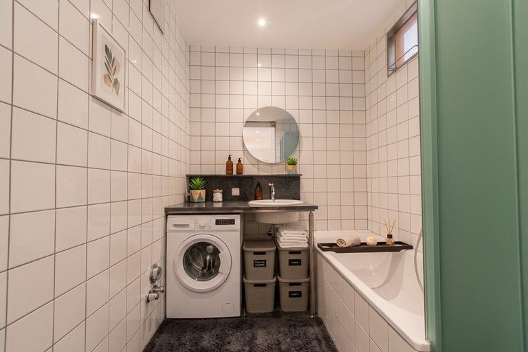 Badezimmer II (KI generiert)