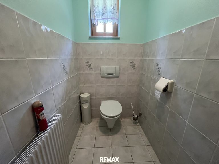 Erdgeschoss - separates WC