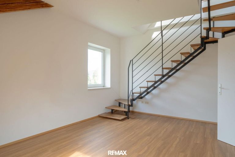 Zimmer UG mit Aufgang 