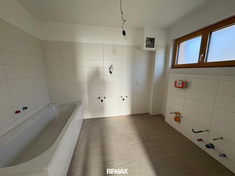 Bad mit Dusche OG