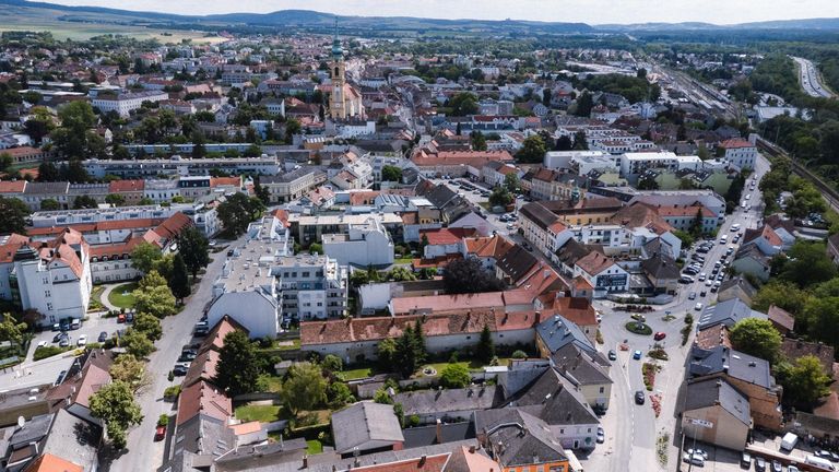 Drohne umliegend von weiter oben