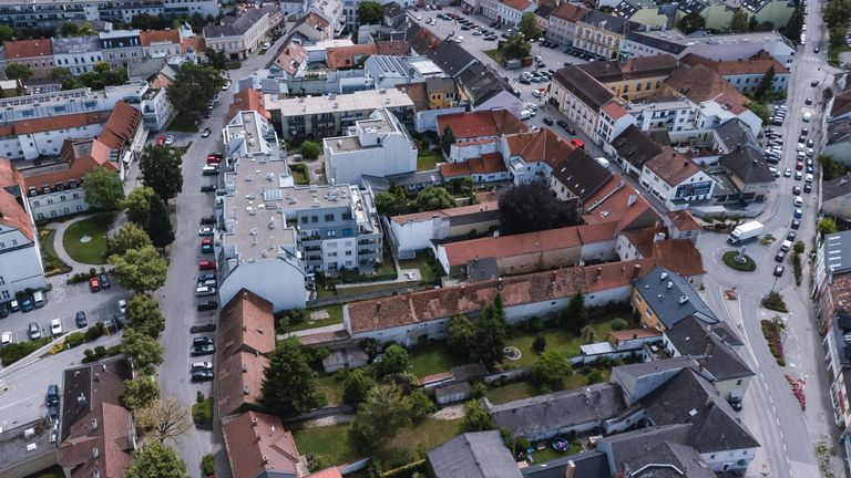 Drohne Liegenschaft von weiter oben