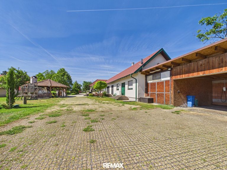 Haus vom Garten aus