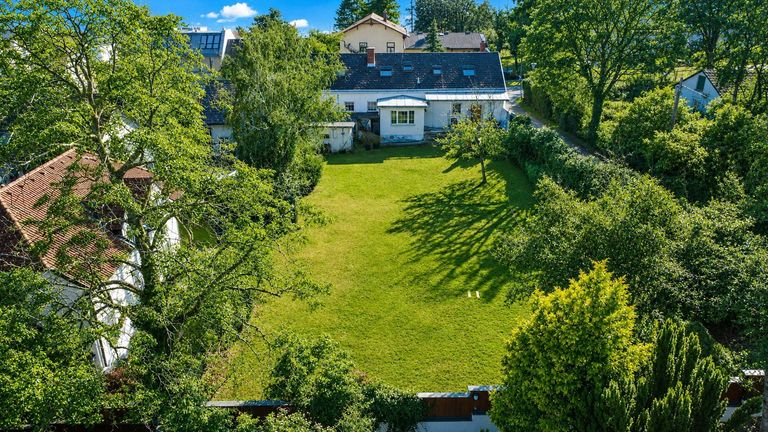 Haus-Hinterseite mit Garten