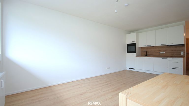 Helles großzügiges Zimmer mit Küche