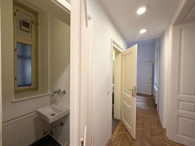 Flur / Toilette 1 von 2