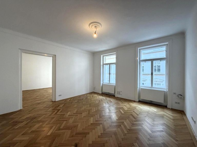 Straßenseitiges Büro 2 von 7