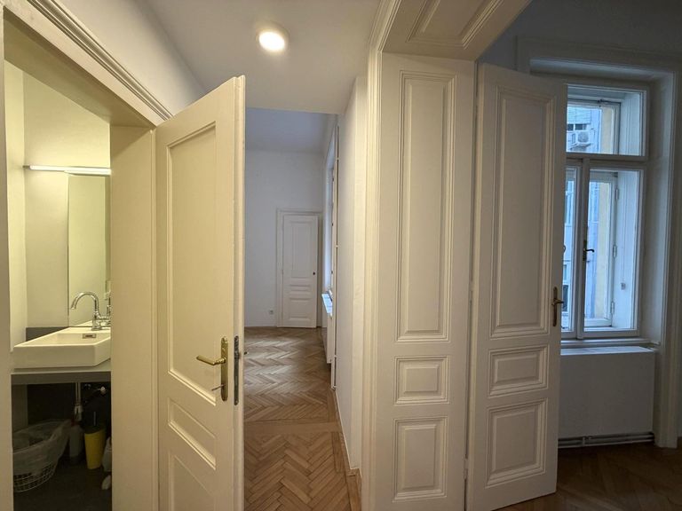 Flur / Toilette 2 von 2