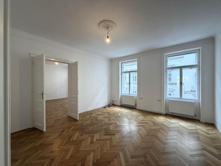 Straßenseitiges Büro 1 von 7