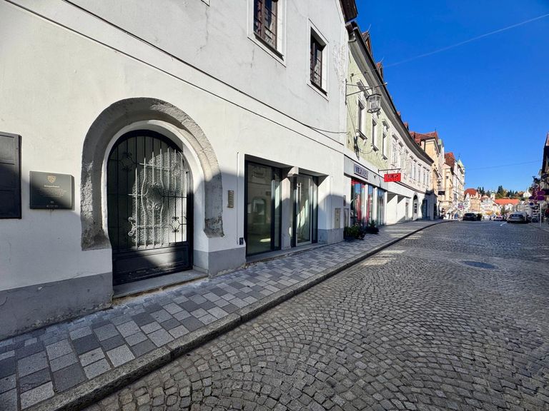 Grünmarkt 18 mit Blick zum Stadtplatz
