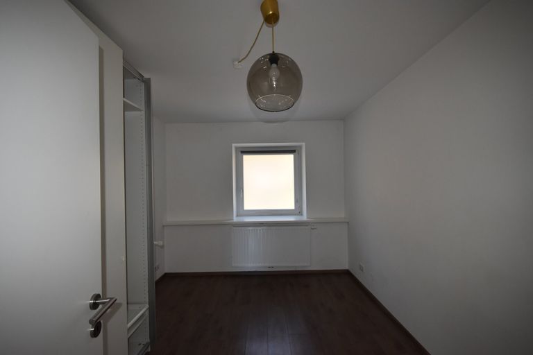 Schlafzimmer - Moderne und geräumige 2 Zimmer Wohnung mit großem Balkon Miete Grödig Salzburg