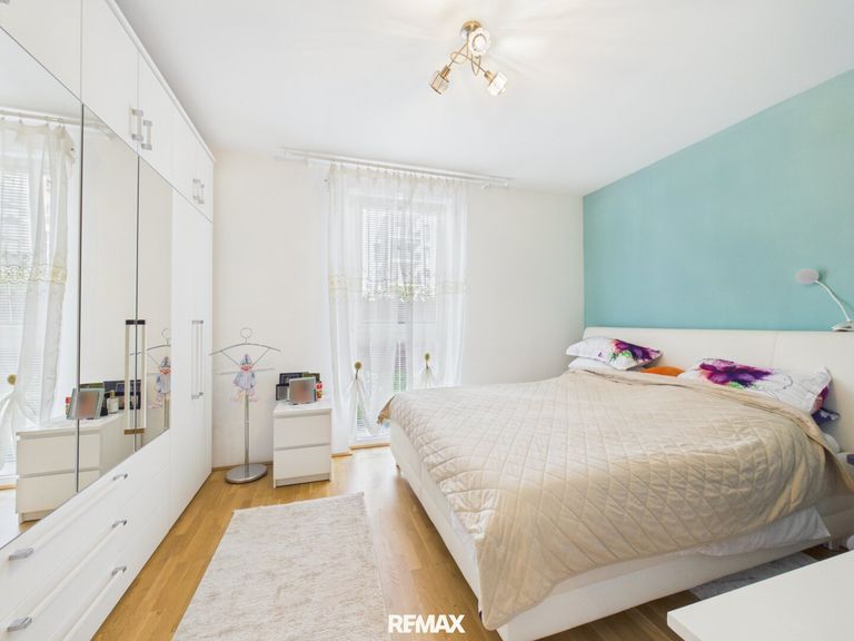 Schlafzimmer 1