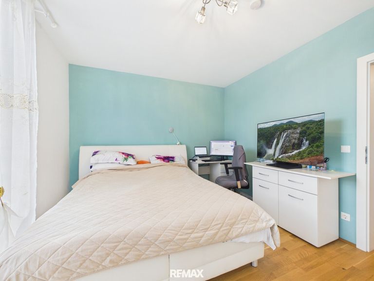 Schlafzimmer 1