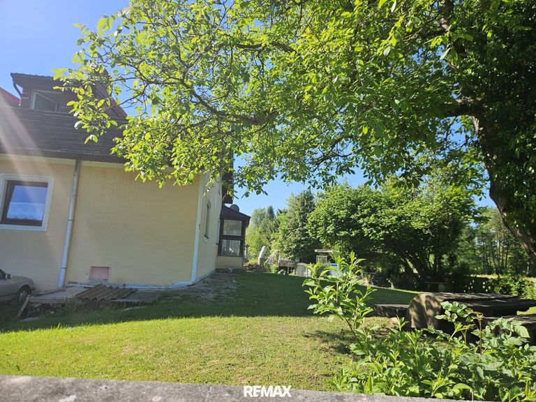 Haus mit großem Garten