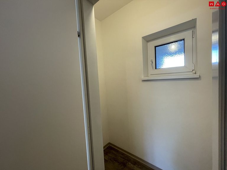 Abstellraum mit Fenster