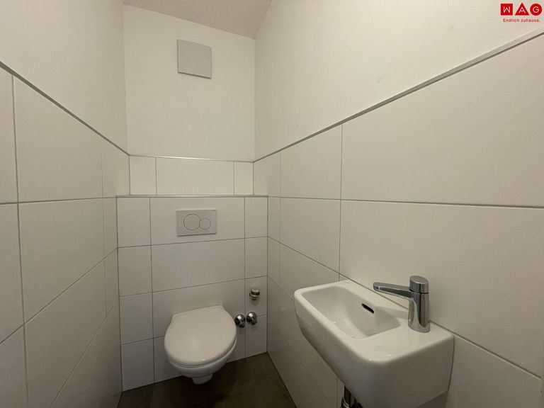 WC mit Handwaschbecken