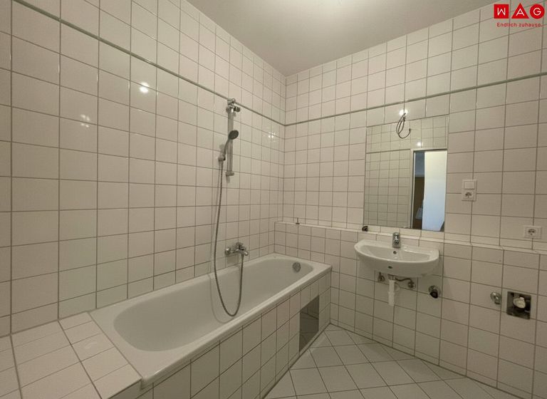 Badezimmer mit Badewanne