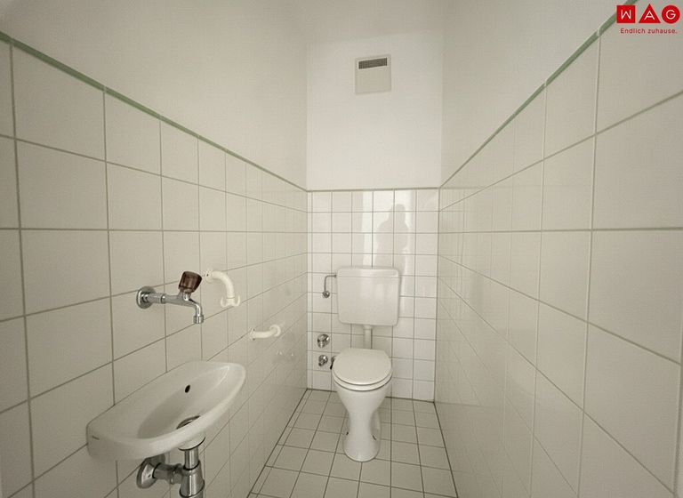 WC mit Handwaschbecken