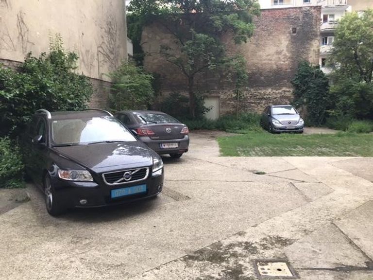KFZ Stellplätze