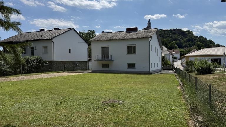 Garten mit Burgblick