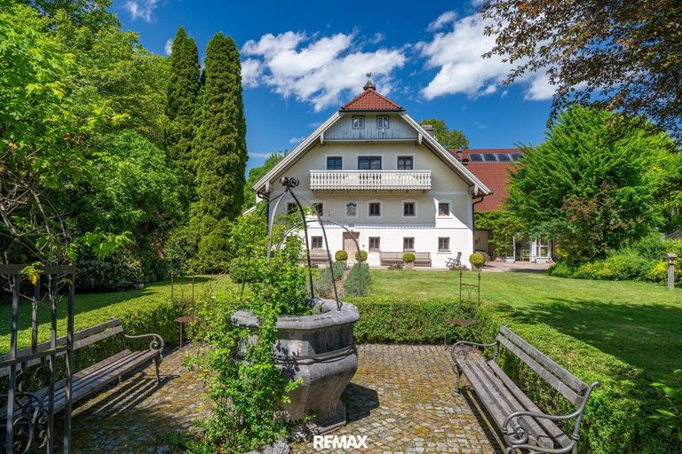 Südansicht mit Gartenteil