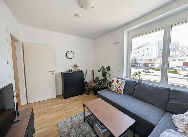 Zimmer 2 mit 11 m²: aktuell als Wohnzimmer genutzt