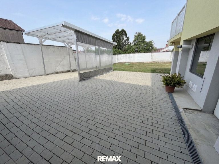Carport