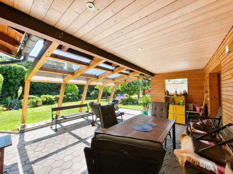 überdachte Terrasse