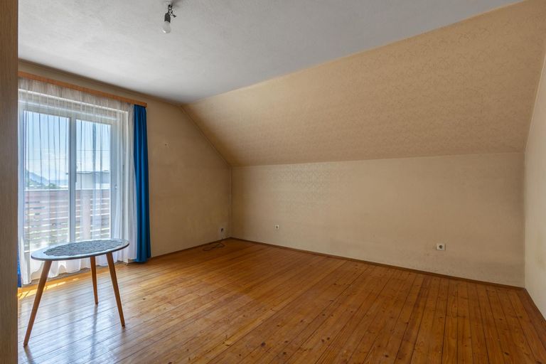 Zimmer 2 OG