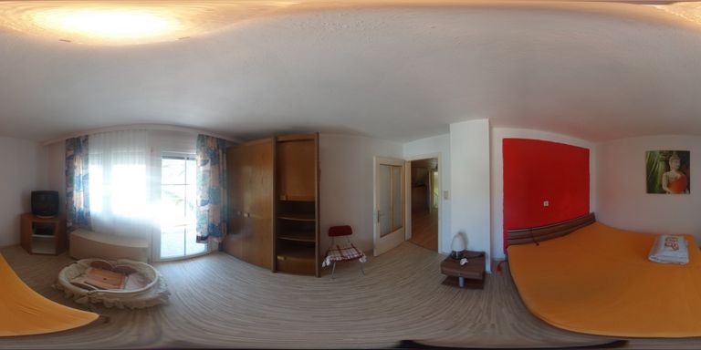 Zimmer 1 OG